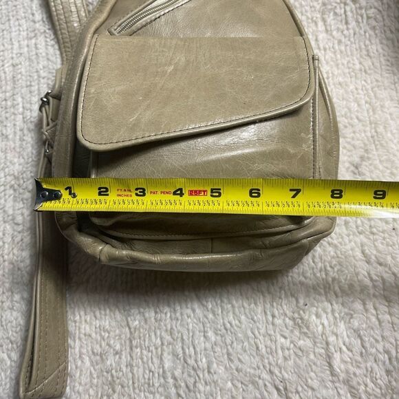 Stylish khaki Leather small Sling Bag. Adjustable strap. - Picture 7 of 10